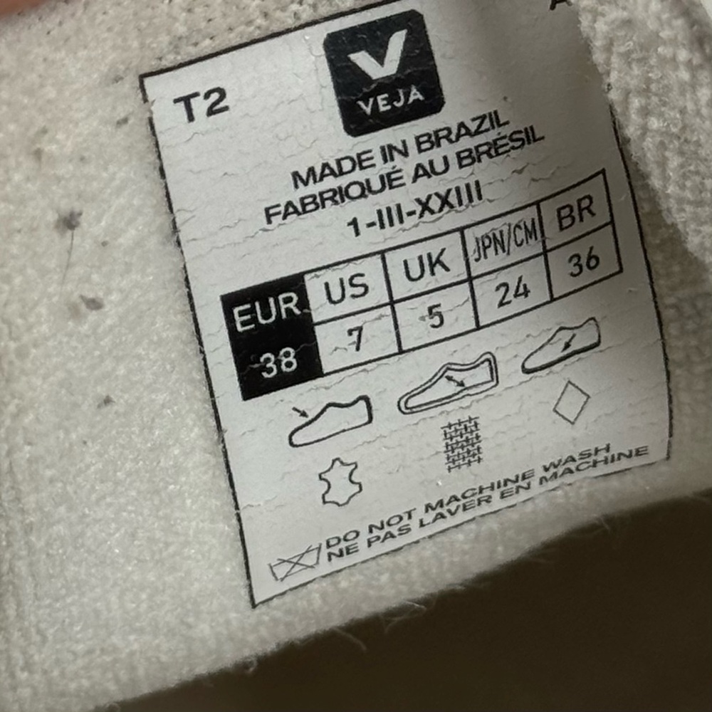 Veja V10 Women's Sz US 7 Sneakers‎ in White & Gray - Picture 13 of 13